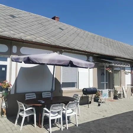 Edit Maison d'hôtes Tiszaújváros