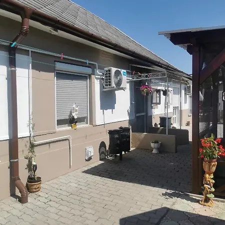 Edit Maison d'hôtes Tiszaújváros