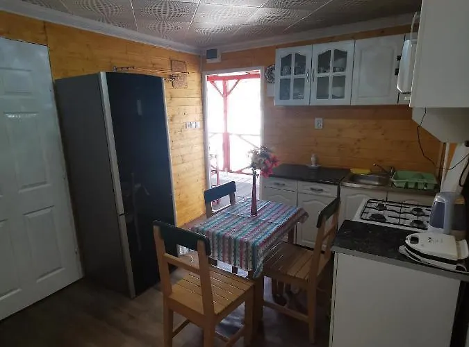 Edit Vendeghaz * Tiszaújváros